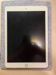 iPad 6代 金色 wifi版 32GB (已貼類紙膜)