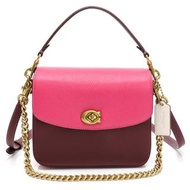 【COACH】專櫃款 Cassie 19 經典C旋扣Logo 手提/側肩/斜背包(玫瑰/酒紅拚色)