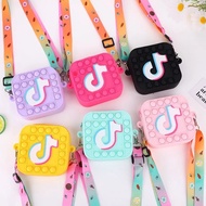 2021 Fashion Trend TikTok Silicone Shoulder Bag Cute Girls Christmas Gifts Backpacks Creative Children's Coin Purse