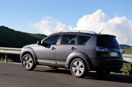自售2011年式Mitsubishi Outlander 2.4L 2WD(6萬1千公里)