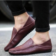 รองเท้าหนังสุภาพบุรุษ รองเท้าหนัง รองเท้าหนังสำหรับสุภาพบุรุษ ดีไซน์ทรงหัวแหลม ทันสมัยและดูดี Men Casual Shoes Leather Men Leather Shoes