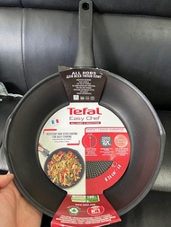 Tefal 法國製26厘米高效抗刮易潔深煎鍋 (電磁 爐適用)