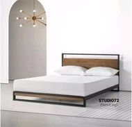 Ranjang besi minimalis/Divan model IM Retro *STUDIO72 FurniCraft