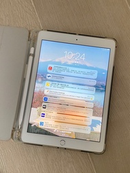 iPad 6, 128GB  wifi 銀色 + 1代 Apple Pencil🤍