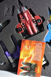 【千代模玩】變形金剛 BOTCON 2007 沖鋒 經典 全新禮盒拆出帶卡說