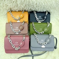 Tas wanita Charles and Keith