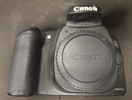二手市面稀少日本制Canon DS126061 EOS 20D DSLR Camera(初步測試可以開機當收藏/裝飾品