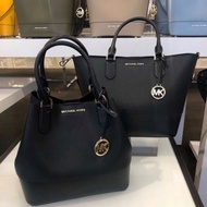 *vivi shop*美國正品MICHAEL KORS MK 黑色、墨綠色、奶茶色 變形三用托特包+水桶包+後背包 (真牛皮+十字防刮牛皮款) 可當手提包 斜背包 後背包 多功能實用商務三用款--(保證美國OUTLET直購全新100%正品).