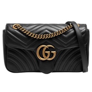 【GUCCI 古馳】GG Marmont絎縫紋牛皮金屬雙G LOGO暗壓釦手拿/斜背包(黑443497-DTDID-1000)