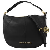MICHAEL KORS BEDFORD 浮雕LOGO全牛皮肩斜兩用包.黑