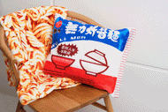 無力炸醬麵二合一抱枕毯