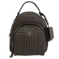 PRADA 1BZ030 浮雕LOGO牛皮雙肩後背包.深灰