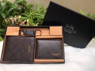 sale สุดๆไปเลยคะ Coach Wallet in Signature กระเป๋าสตางค์ใบสั้น