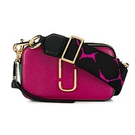 MARC JACOBS Snapshot防刮牛皮相機包/斜背包-洋紅色x鑽石幾何紋背帶
