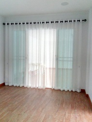 ผ้าม่านโปร่งสำเร็จรูปหน้าต่าง ประตู แบบตาไก่เจาะห่วง สีขาว ขนาด130*150130*220130*250200*220200*250 ติดตั้งได้เอง ต่อ1ชิ้น