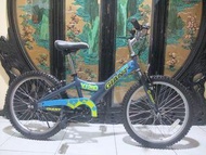 九成新20吋捷安特yj250 兒童腳踏車適合身高120-130之間騎乘附燈鎖桃園自取