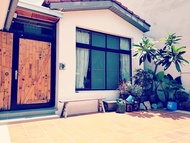 住宿 【4~8人包棟】whole house/寵物友善 /特色老宅/庭院車庫/安平區/漁光島/綠色隧道 台南市, 台灣地區