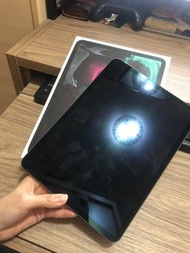 2018 iPad Pro 11” 256GB Wi-Fi version