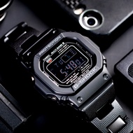 【CASIO 卡西歐】G-SHOCK 經典潮流太陽能電波錶(GW-M5610BC-1)