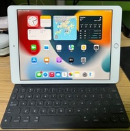 iPad 8- 128gb 連鍵盤