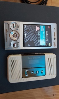 Sony Ericsson 手機兩部 Nokia, Motorola