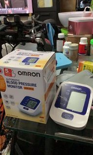 日本歐姆龍 OMRON HEM-8712 手臂式電子血壓計