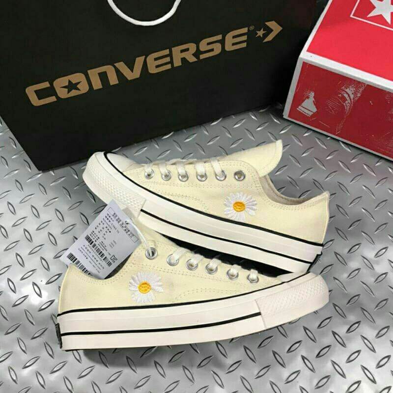 sepatu converse daisy