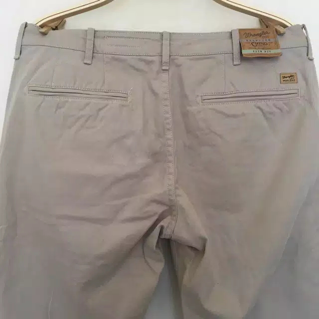 Harga Wrangler Chino Original Slim Fit 