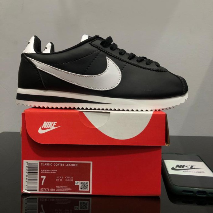 nike cortez classic black and white