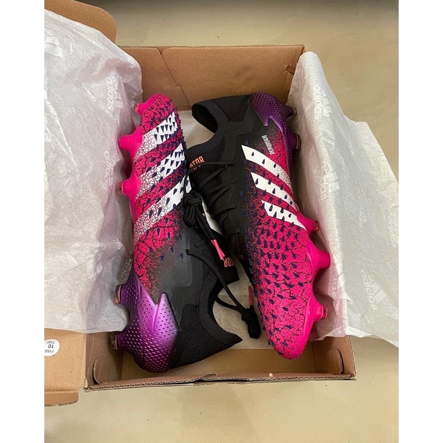 sepatu adidas predator pink