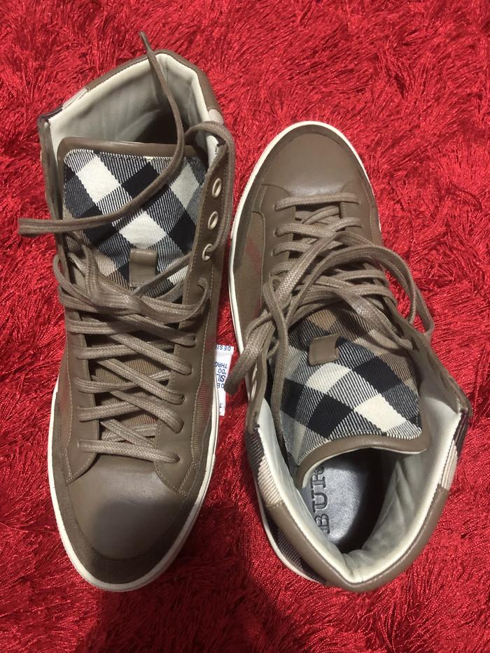 Harga Burberry Pria Original Terbaru Juni 2022 | BigGo Indonesia