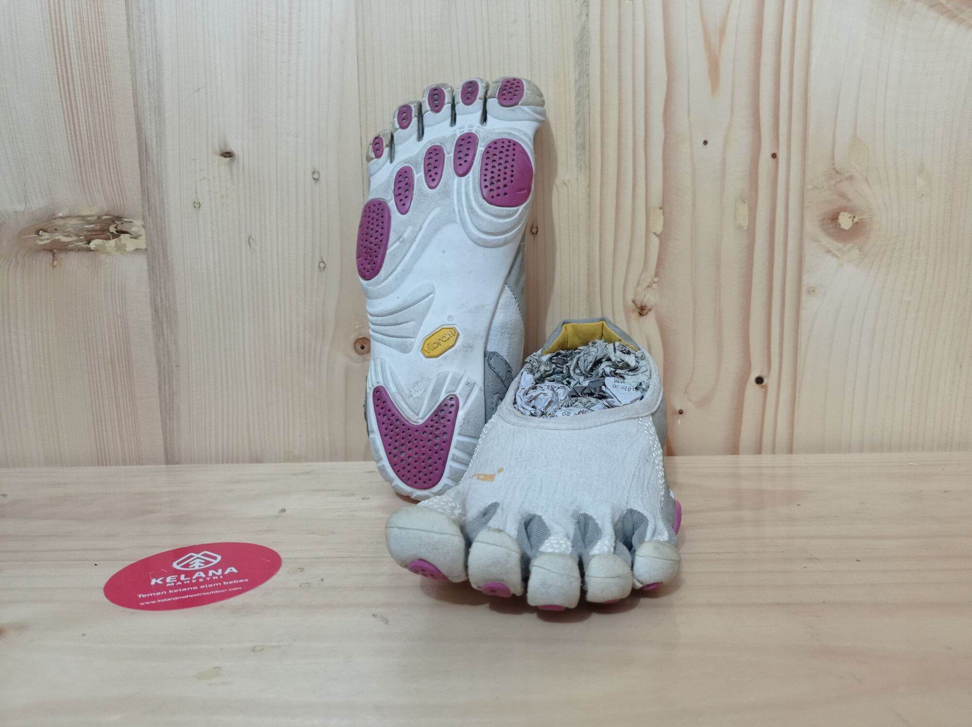 five fingers vibram shoes