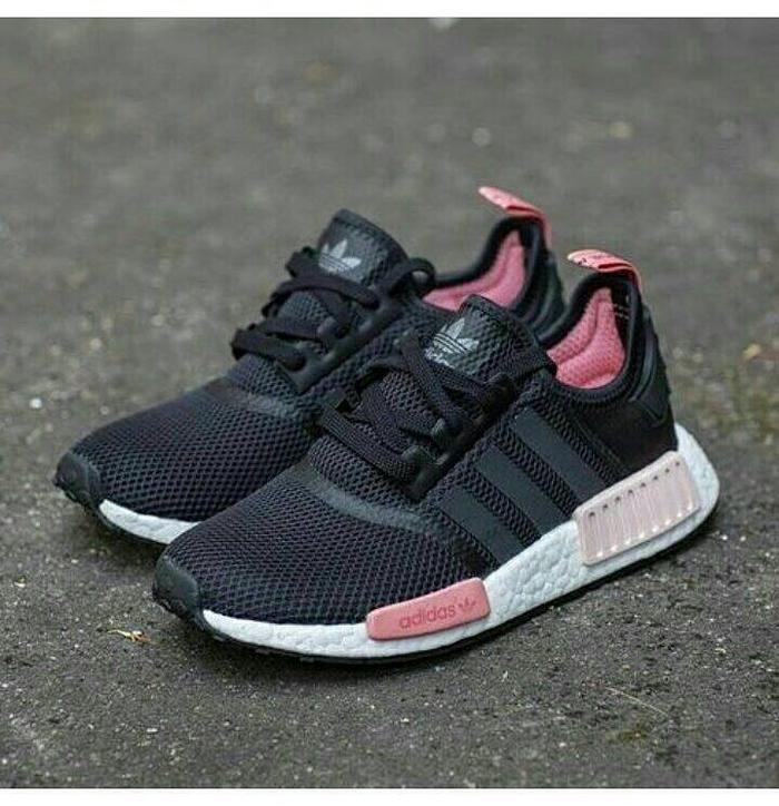 adidas nmd r1 black gold black