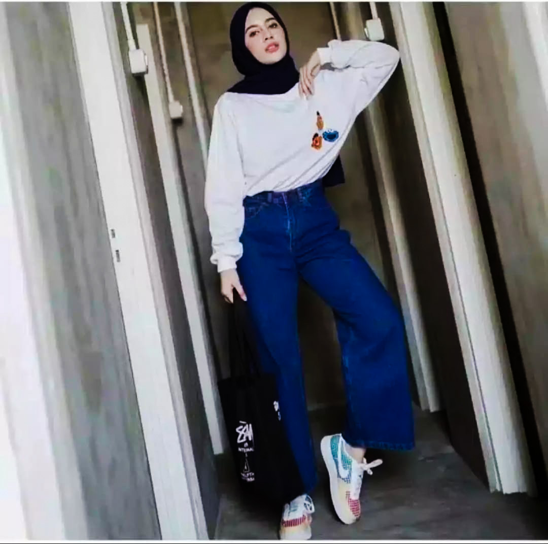 Dark Blue Jeans Kulot Terbaru Juli 2022 