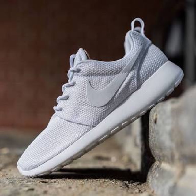 nike roshe run sandal