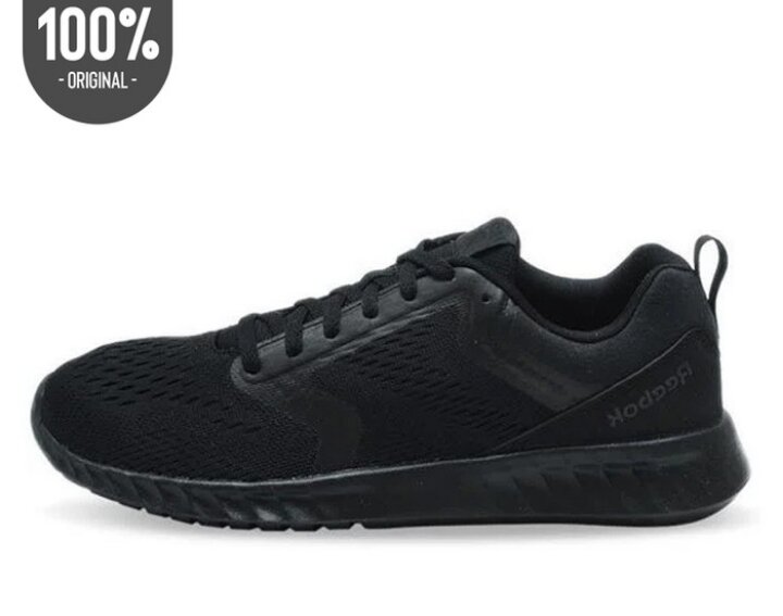 black reebok runners