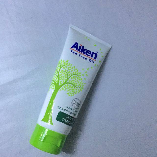 aiken tea tree oil whitening facial cleanser review