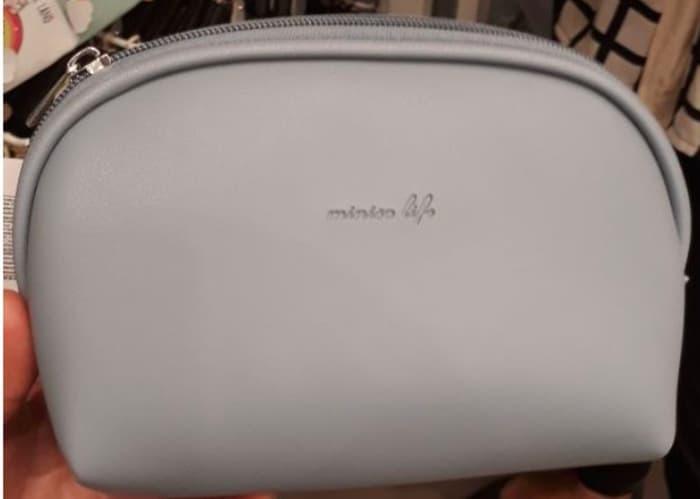 harga pouch makeup miniso