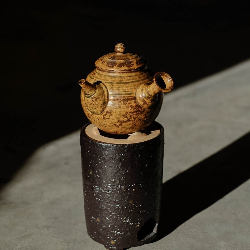 【日展作家】黄瀬戸 末広がり  花瓶  花入  花器★ 花瓶 花入 【日展作家作品】 黄瀬戸