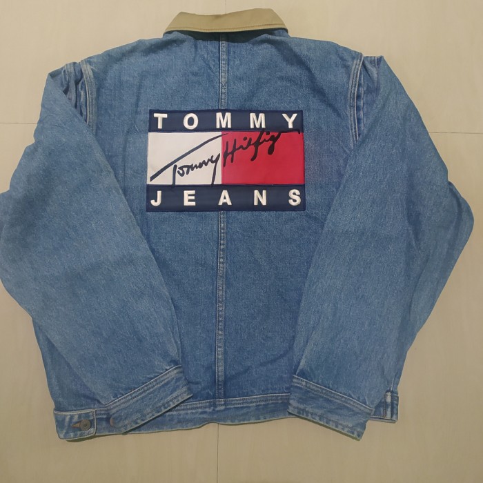 white tommy hilfiger denim jacket