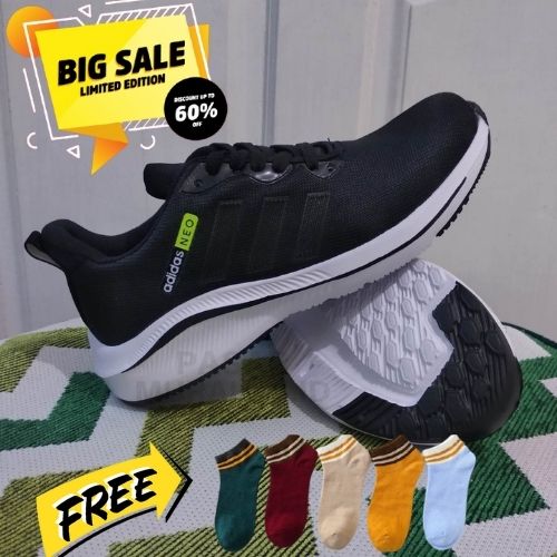 foto sepatu adidas hitam