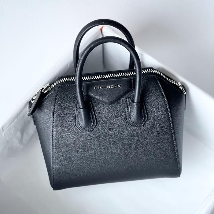 black givenchy antigona small