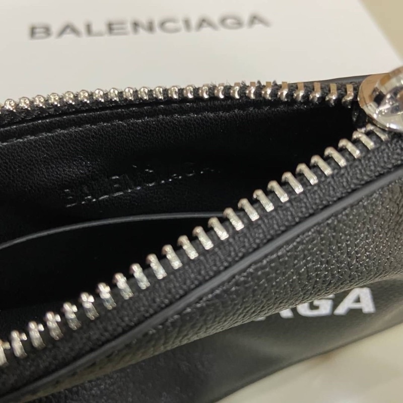 Balenciaga Clutch ถูกที่สุด พร้อมโปรโมชั่น ธ.ค. 2022|BigGoเช็คราคา